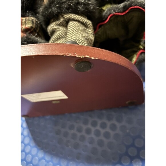 Valerie Parr Hill QVC Dickens Carolers Christmas Family Lamp Post & Base 2013 - Picture 9 of 16